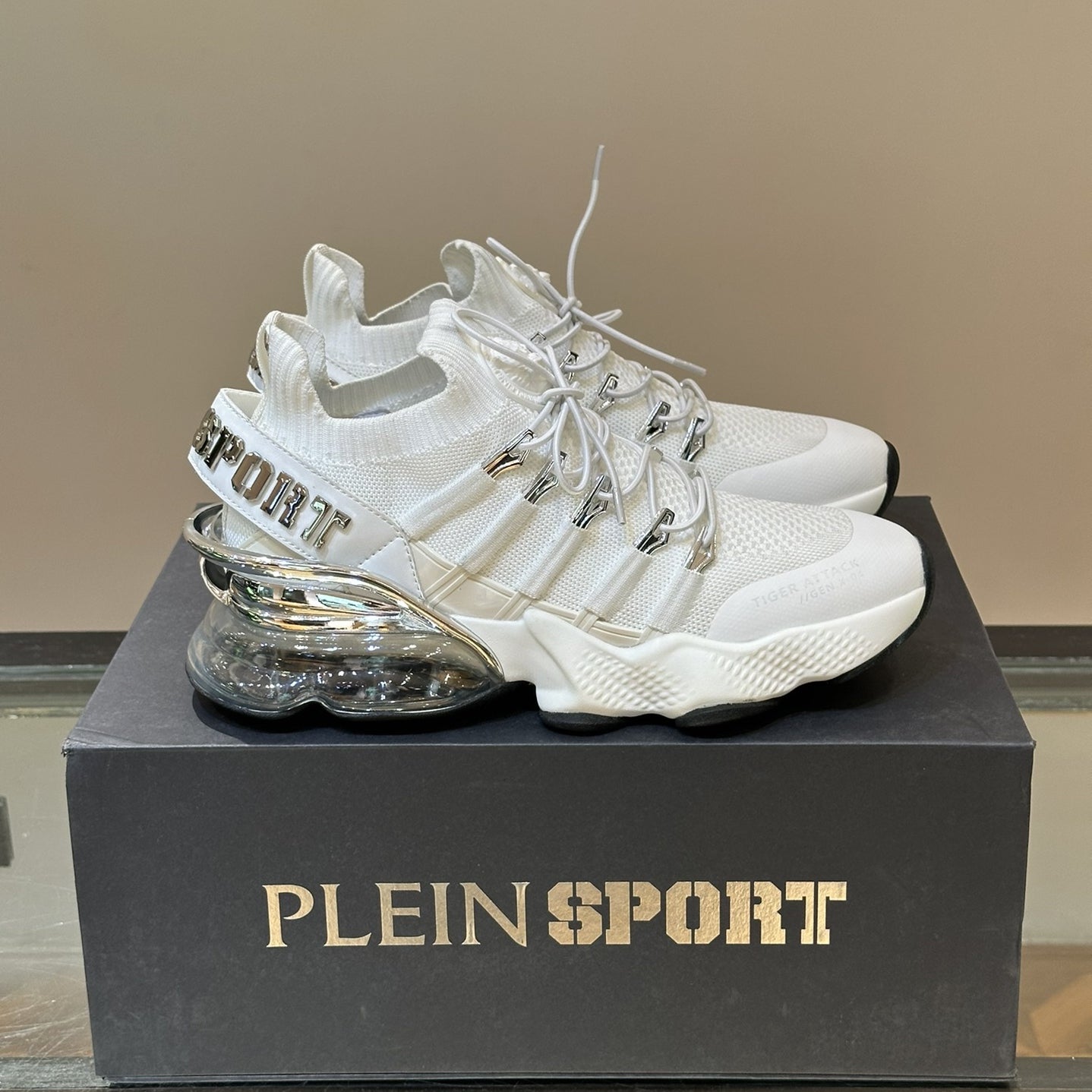 SOLA-PP Flyknit sneakers