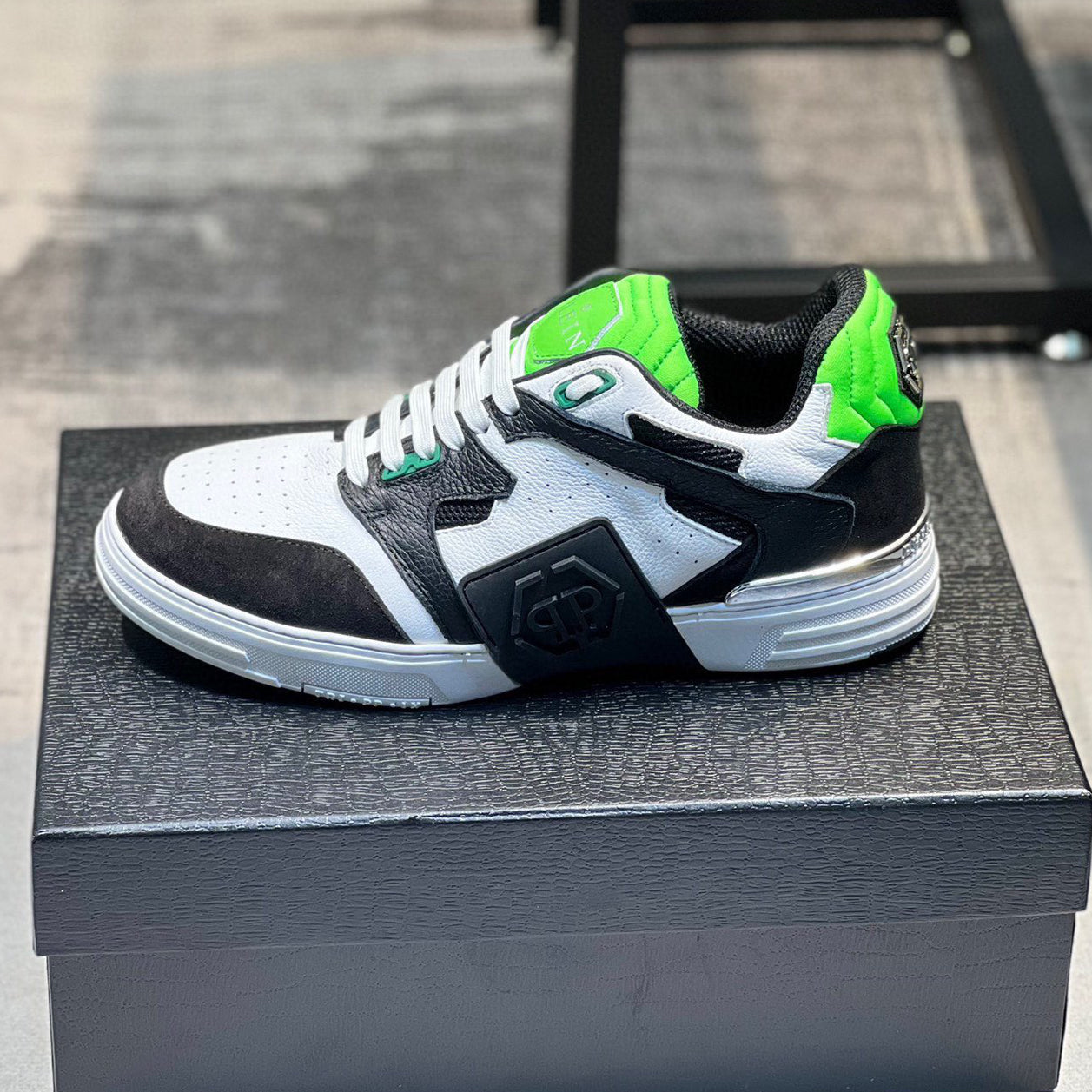 SOLA-leather shoes