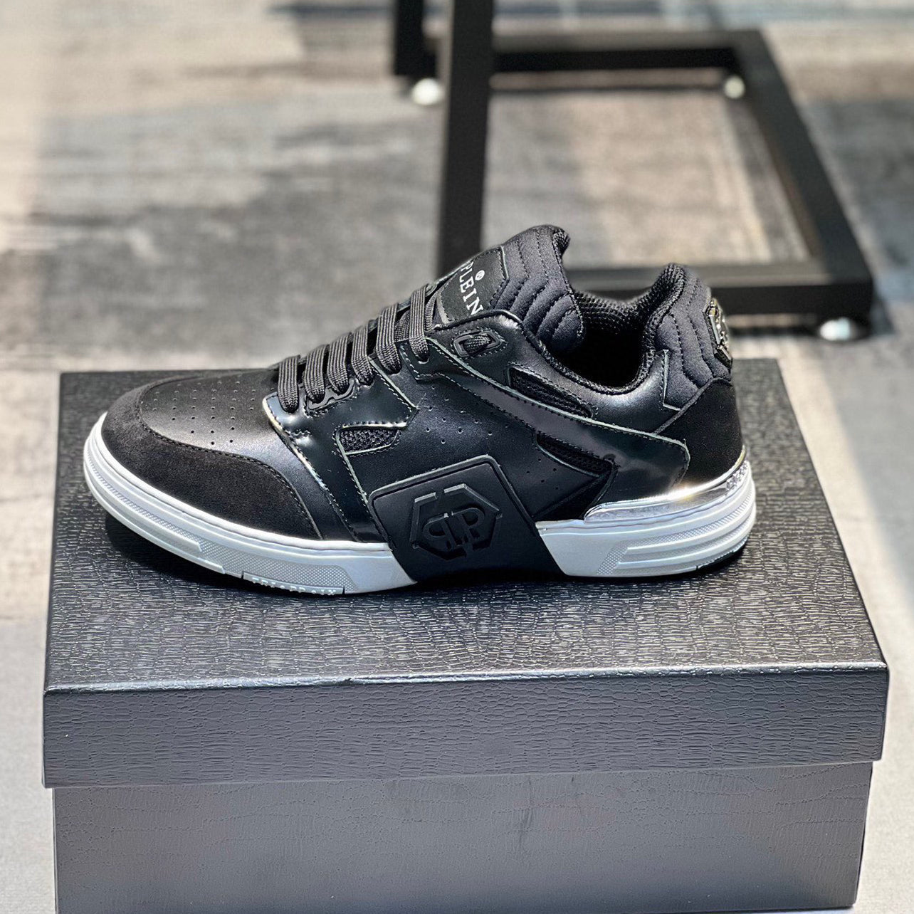 SOLA-leather shoes