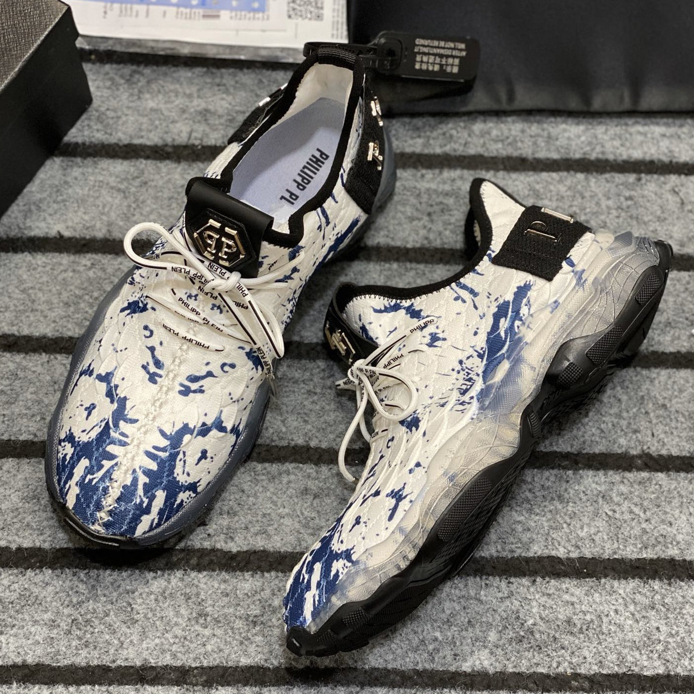 SOLA-PP Flyknit sneakers