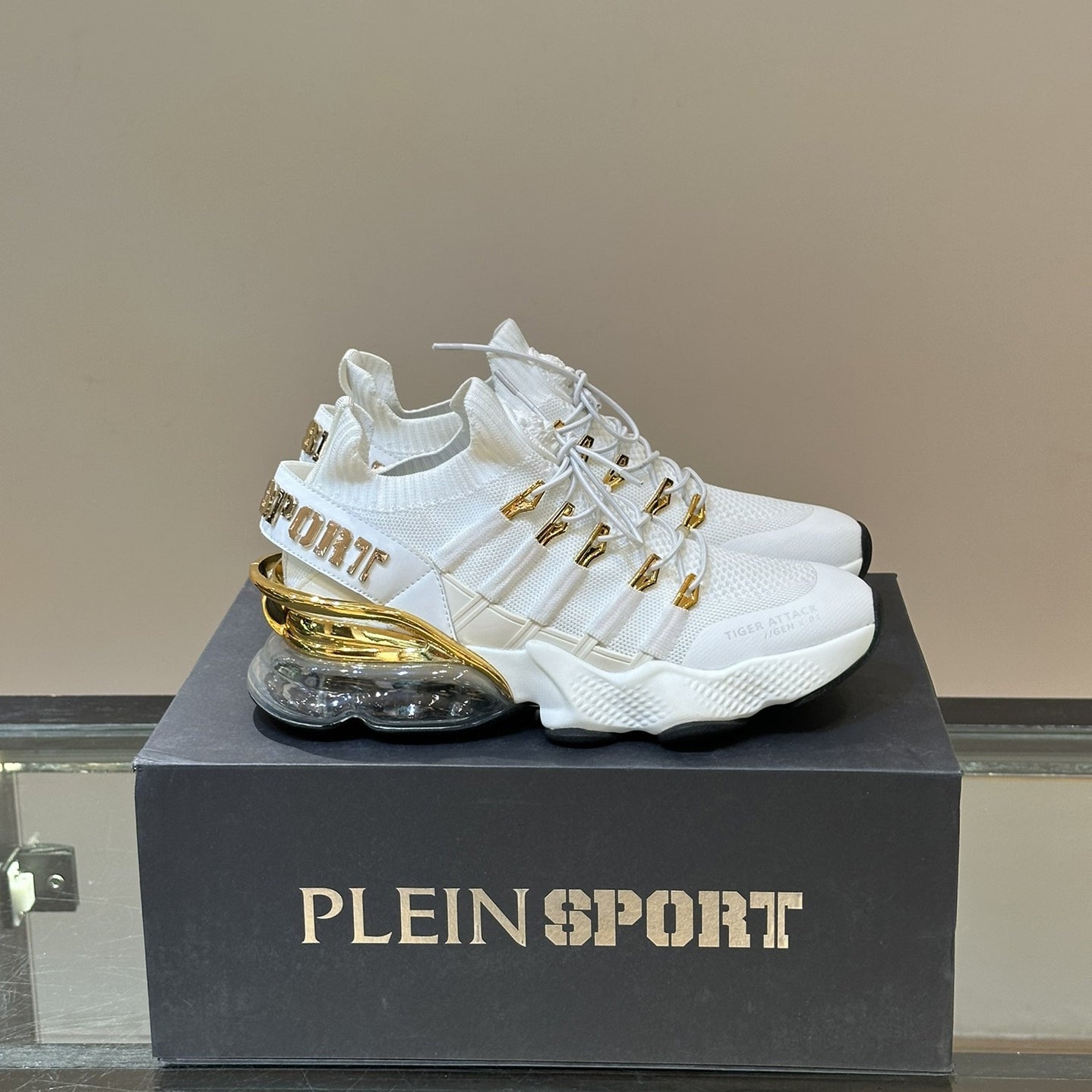 SOLA-PP Flyknit sneakers