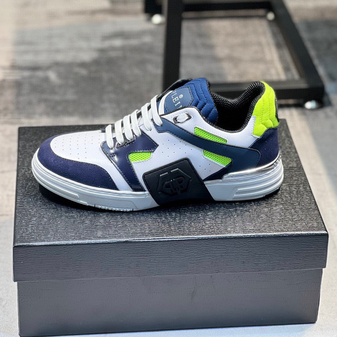 SOLA-leather shoes