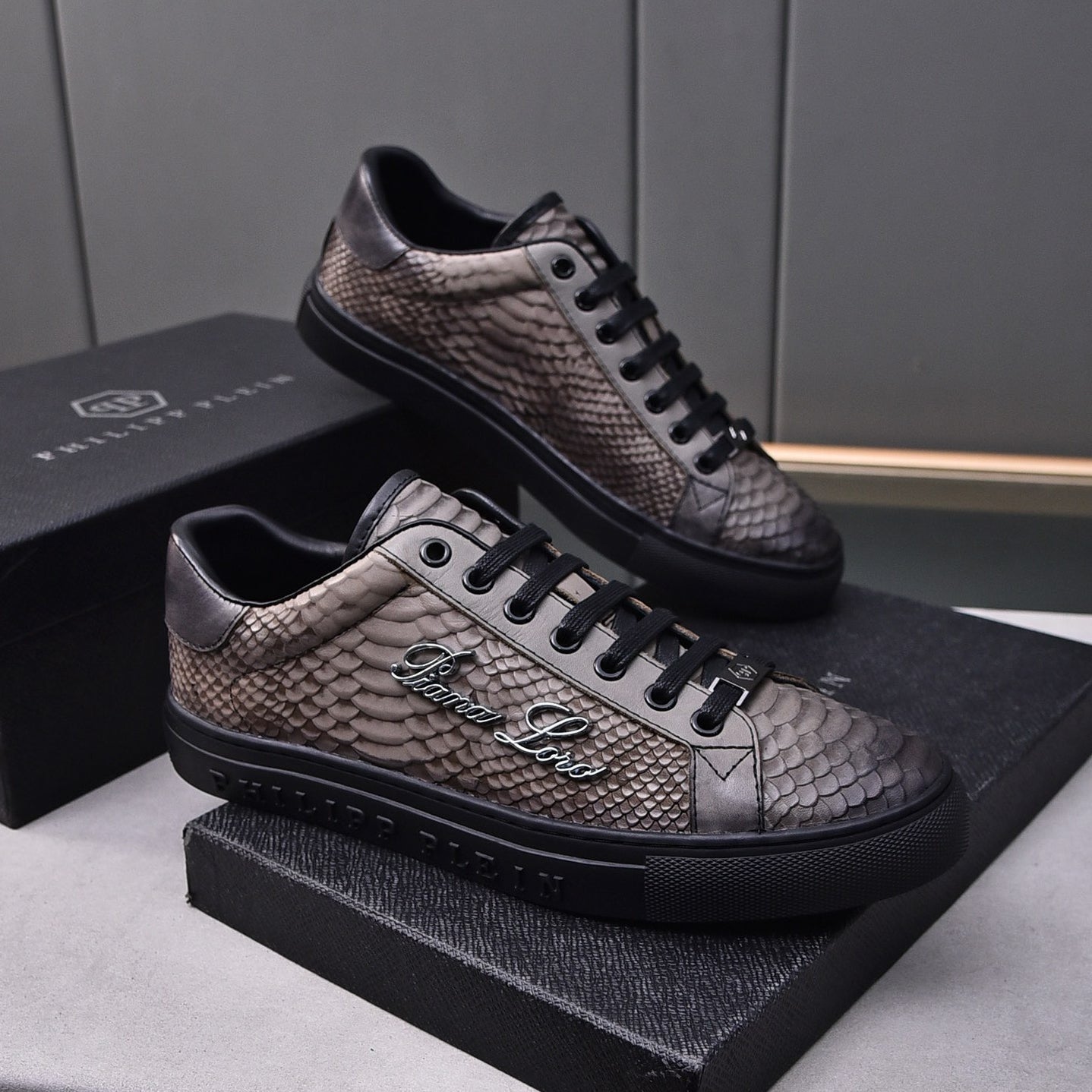 SOLA-PP leather shoes