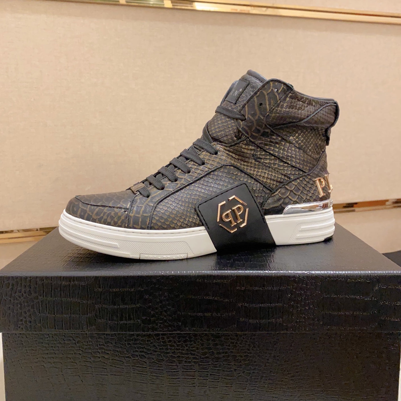 SOLA-PP High Top Leather shoes