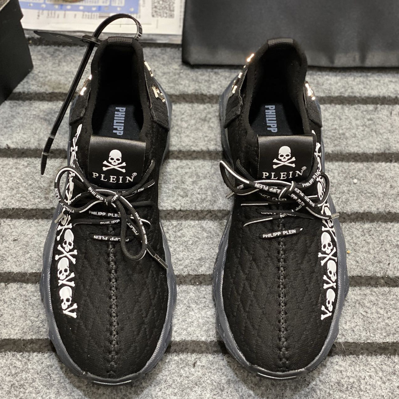 SOLA-PP Flyknit sneakers
