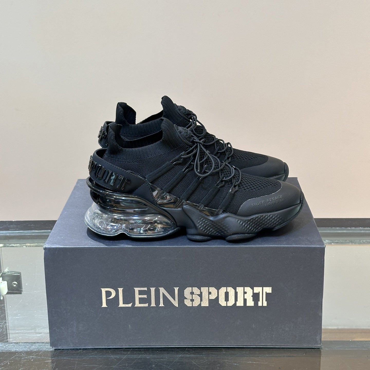 SOLA-PP Flyknit sneakers