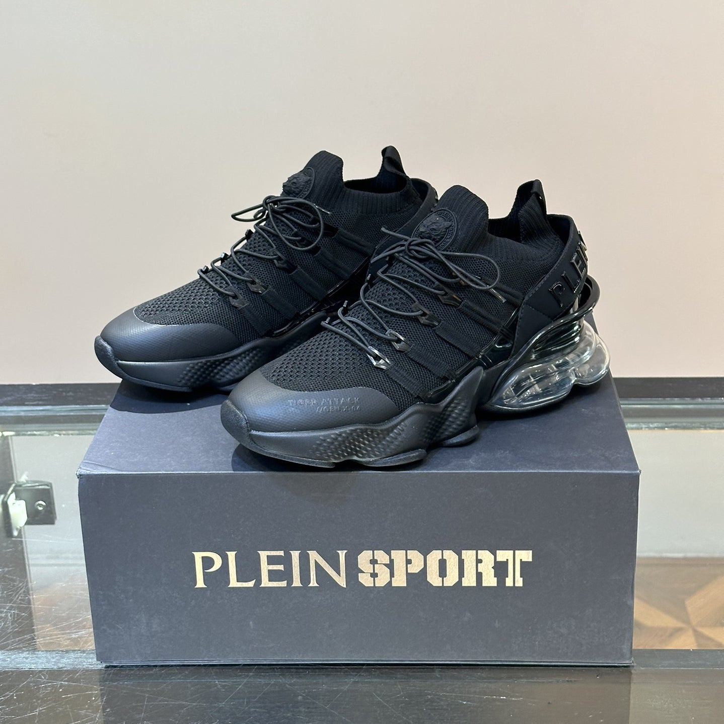 SOLA-PP Flyknit sneakers