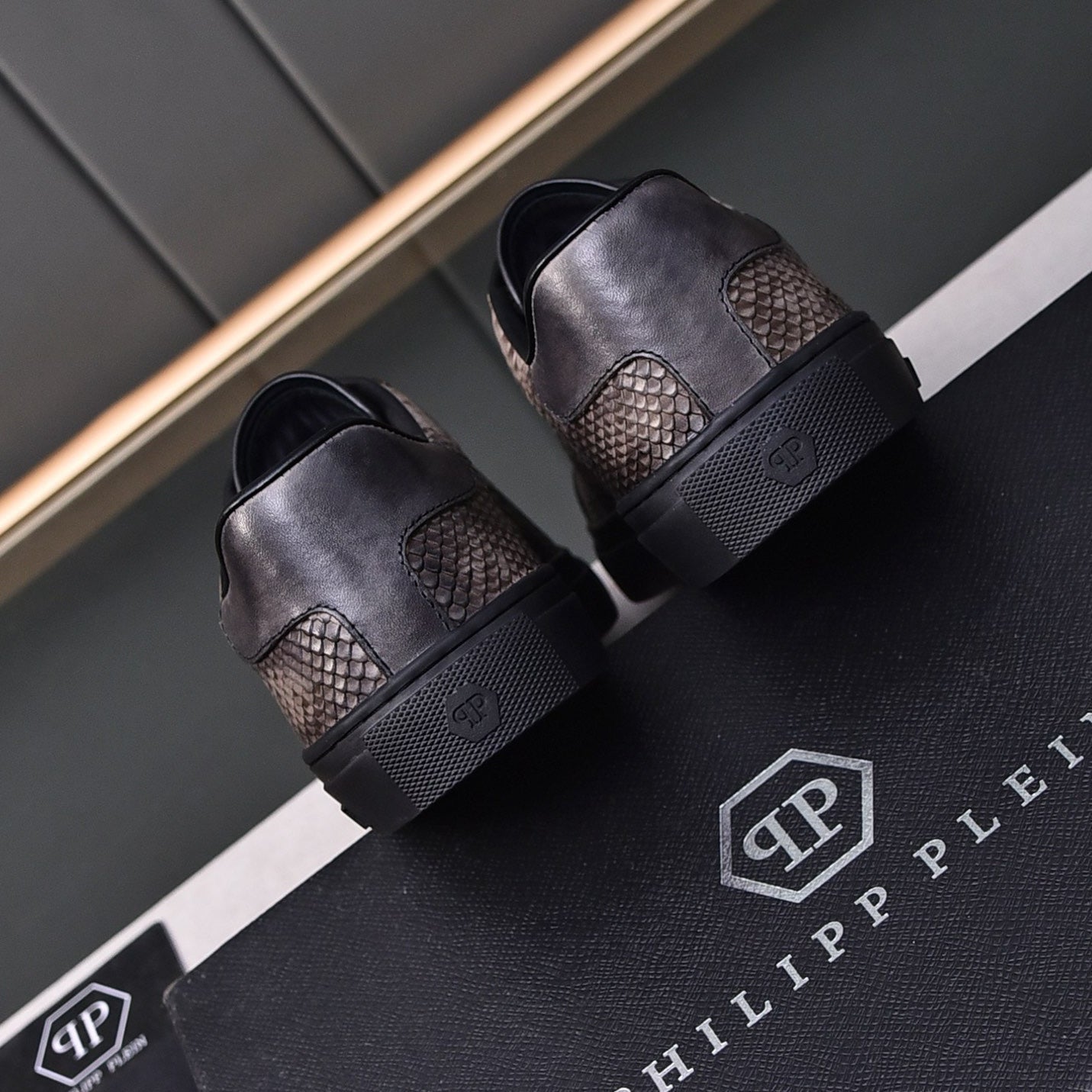 SOLA-PP leather shoes