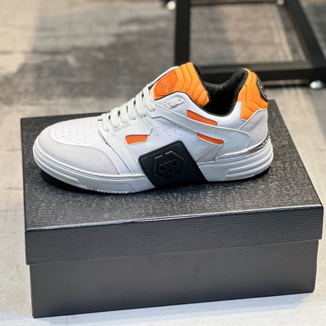 SOLA-leather shoes