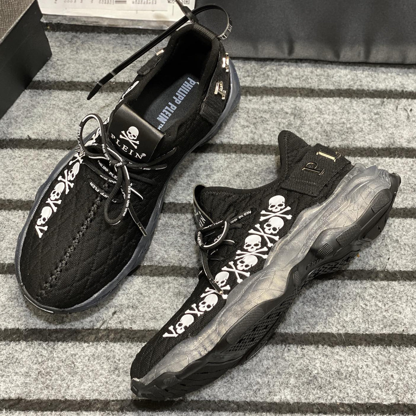 SOLA-PP Flyknit sneakers
