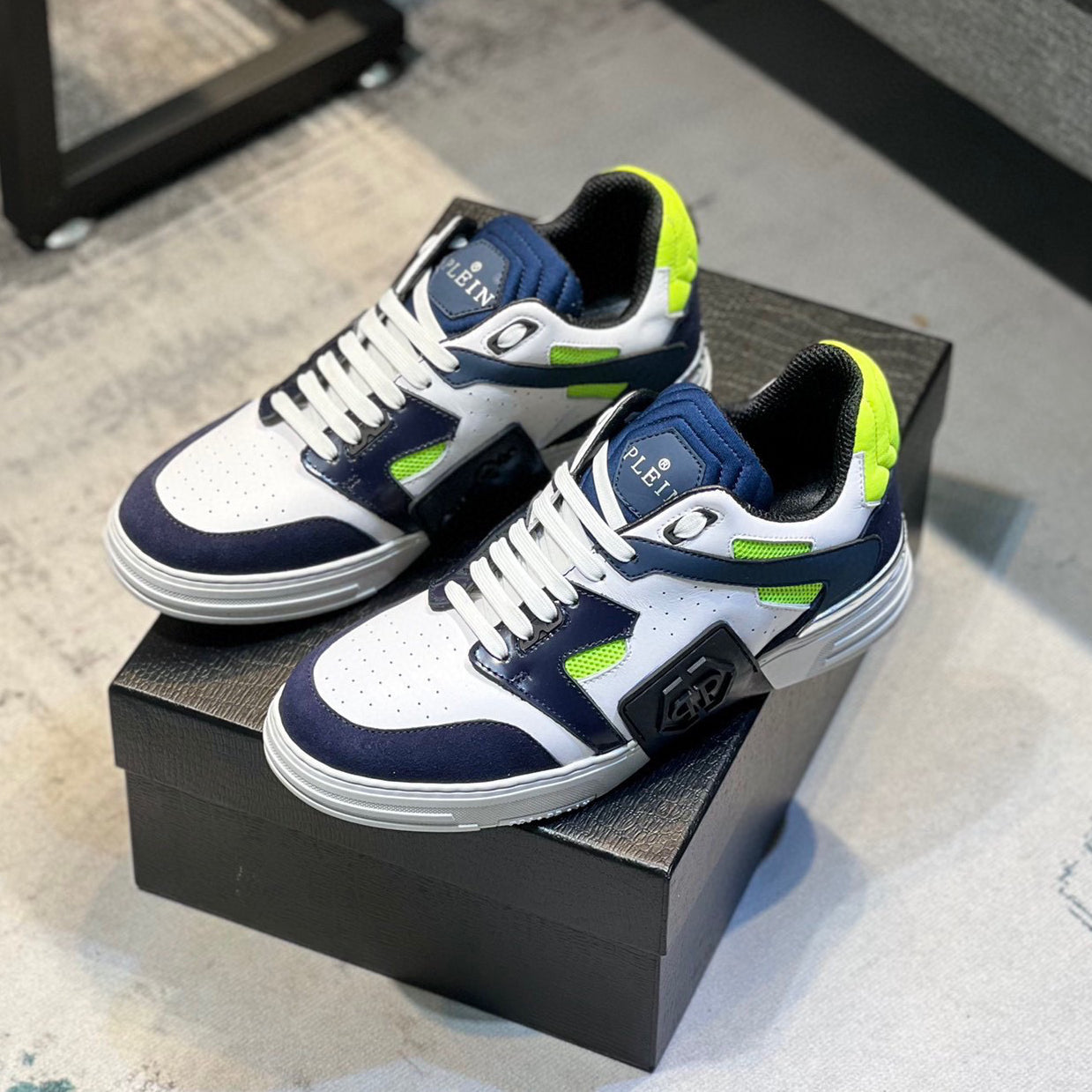 SOLA-leather shoes
