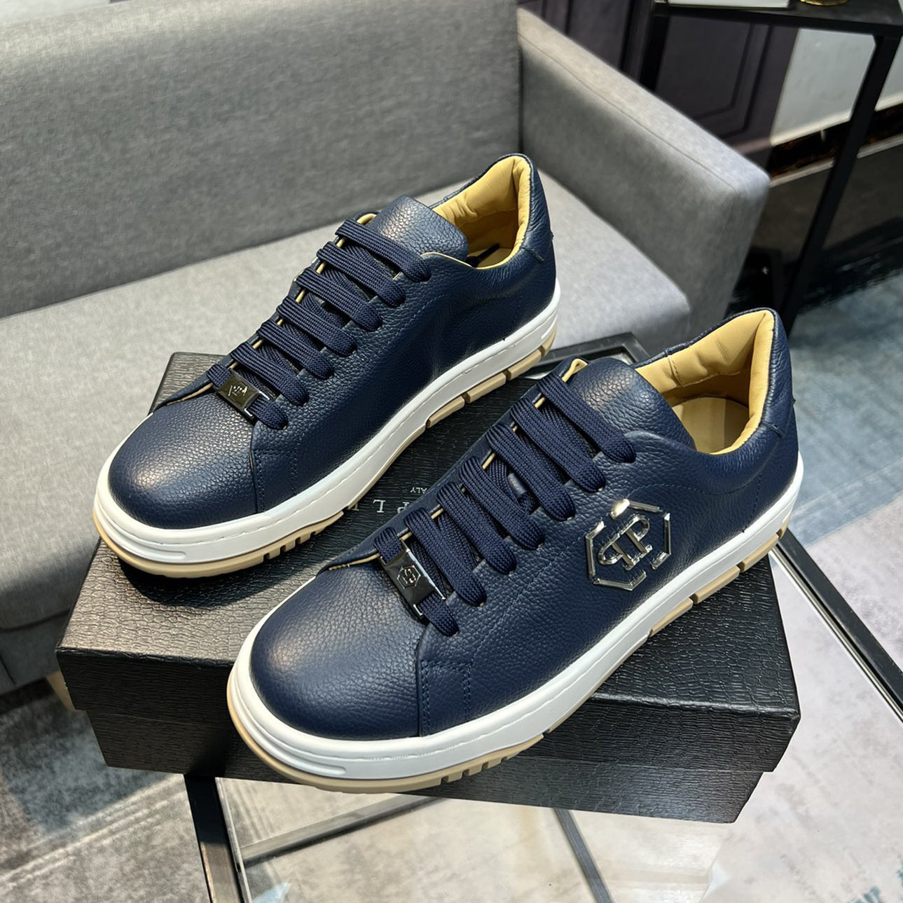 SOLA-PP leather shoes