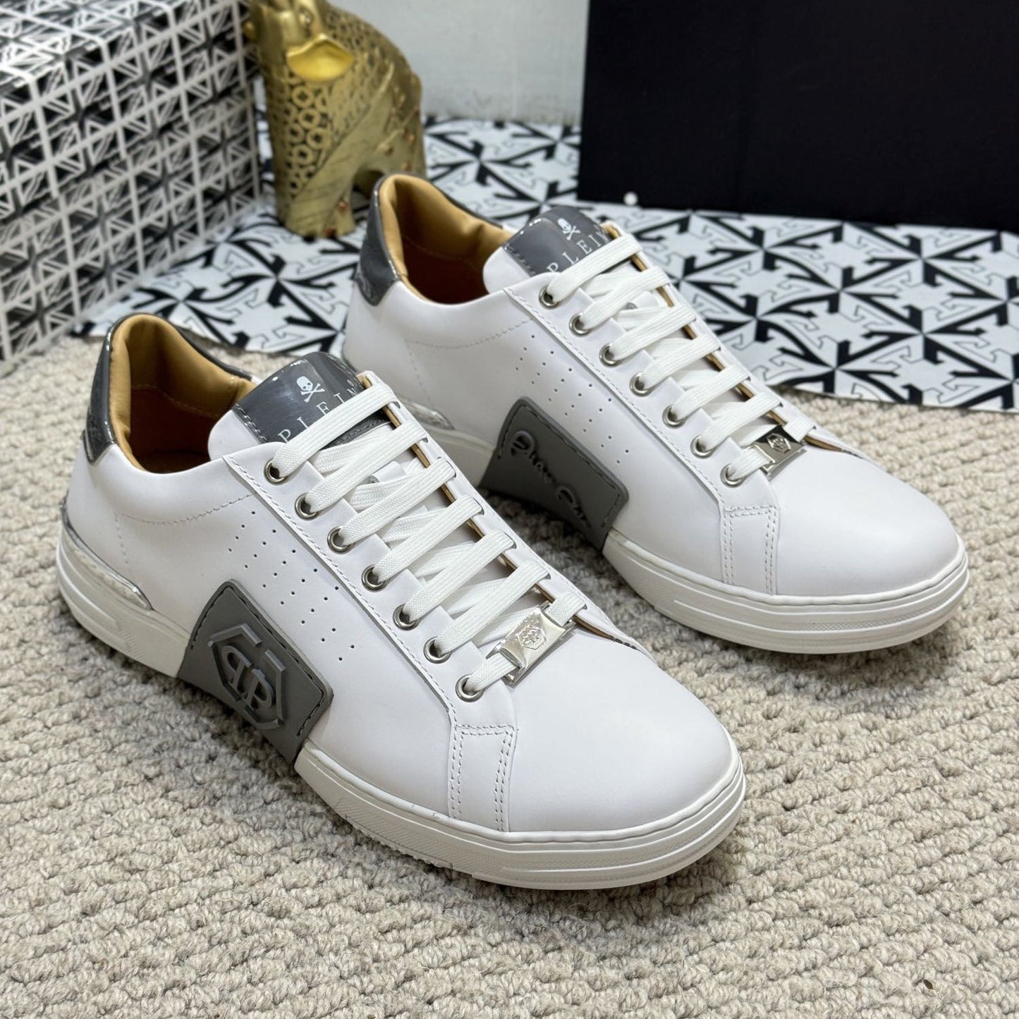 SOLA-PP leather shoes
