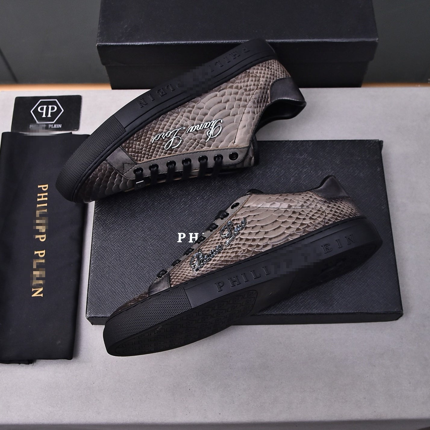SOLA-PP leather shoes