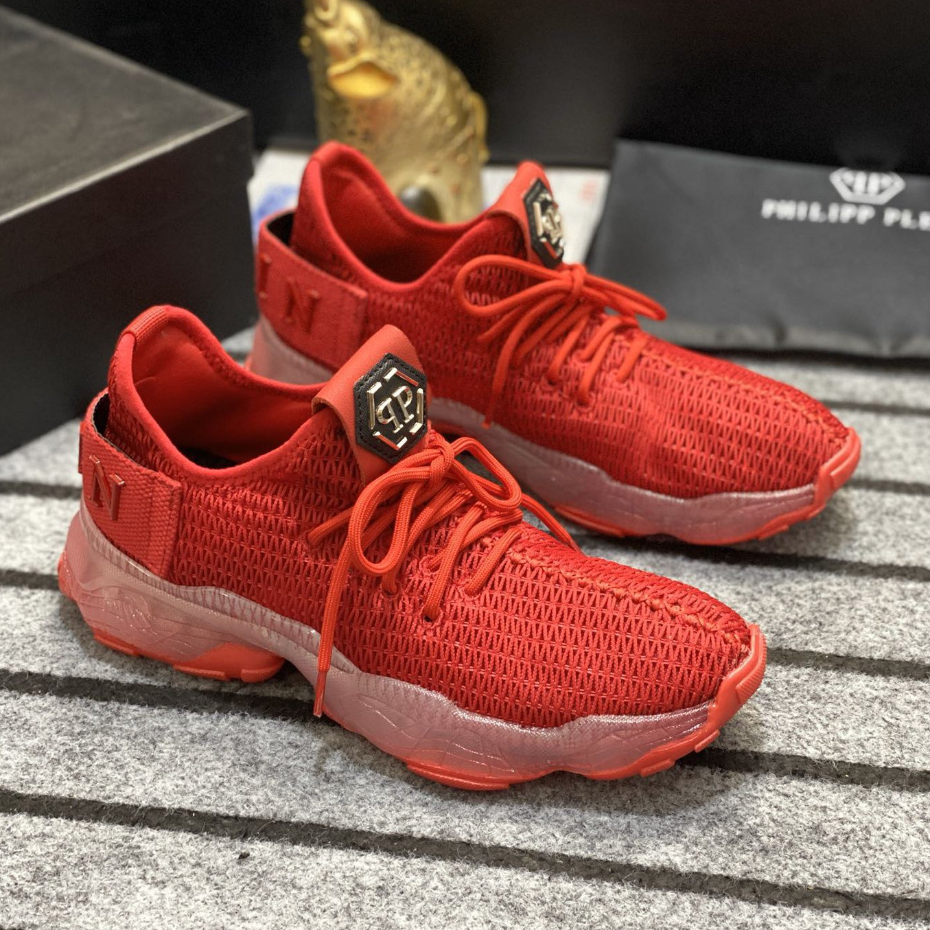 SOLA-Flyknit sneakers