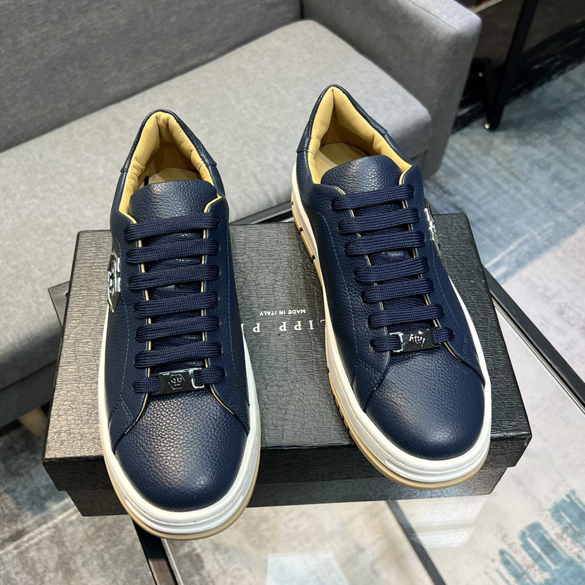 SOLA-PP leather shoes