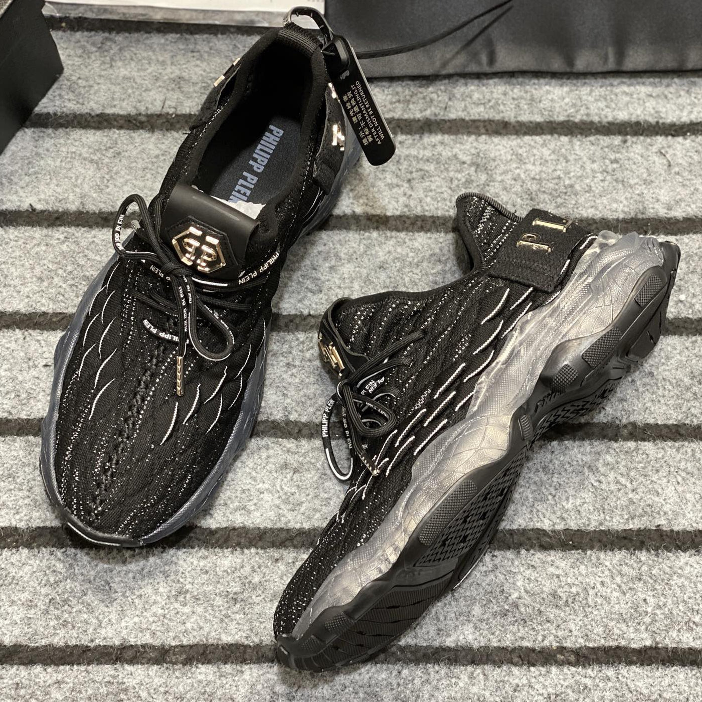 SOLA-PP Flyknit sneakers