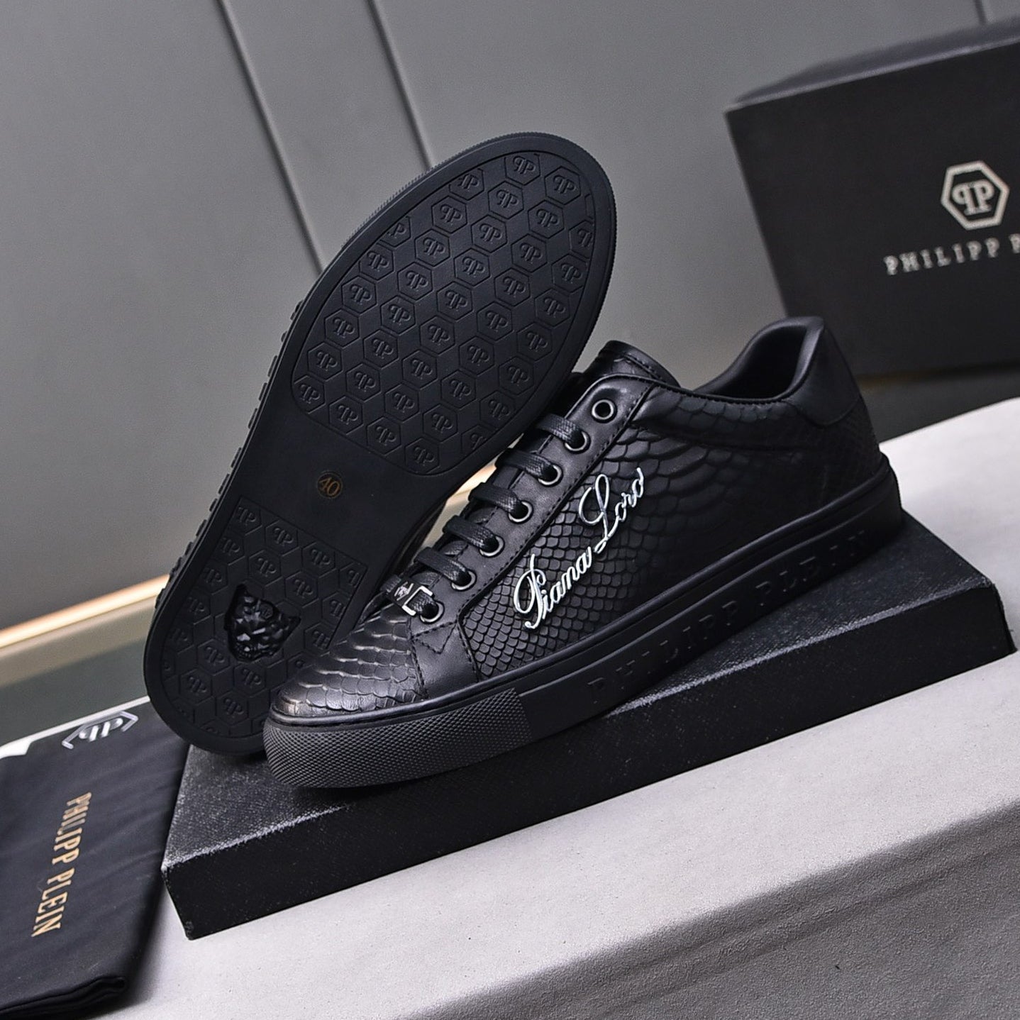 SOLA-PP leather shoes