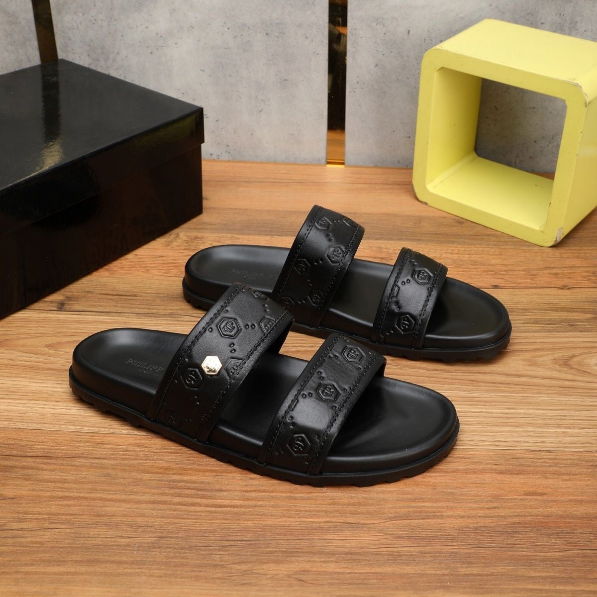 SOLA-PP Leather slippers