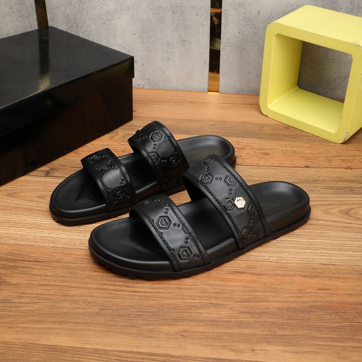 SOLA-PP Leather slippers