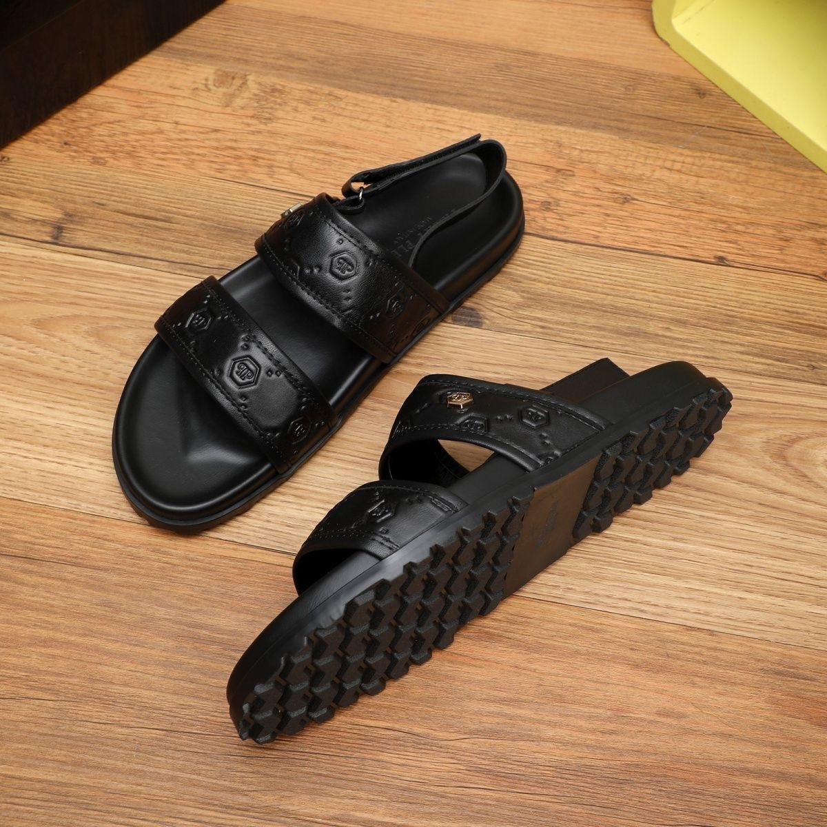SOLA-PP Leather slippers