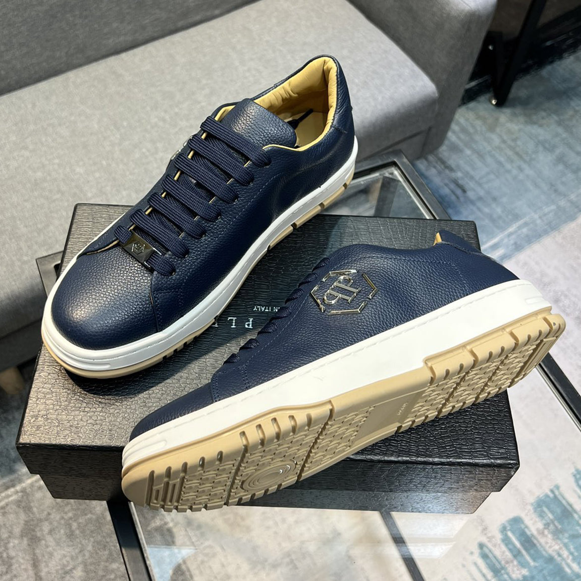 SOLA-PP leather shoes