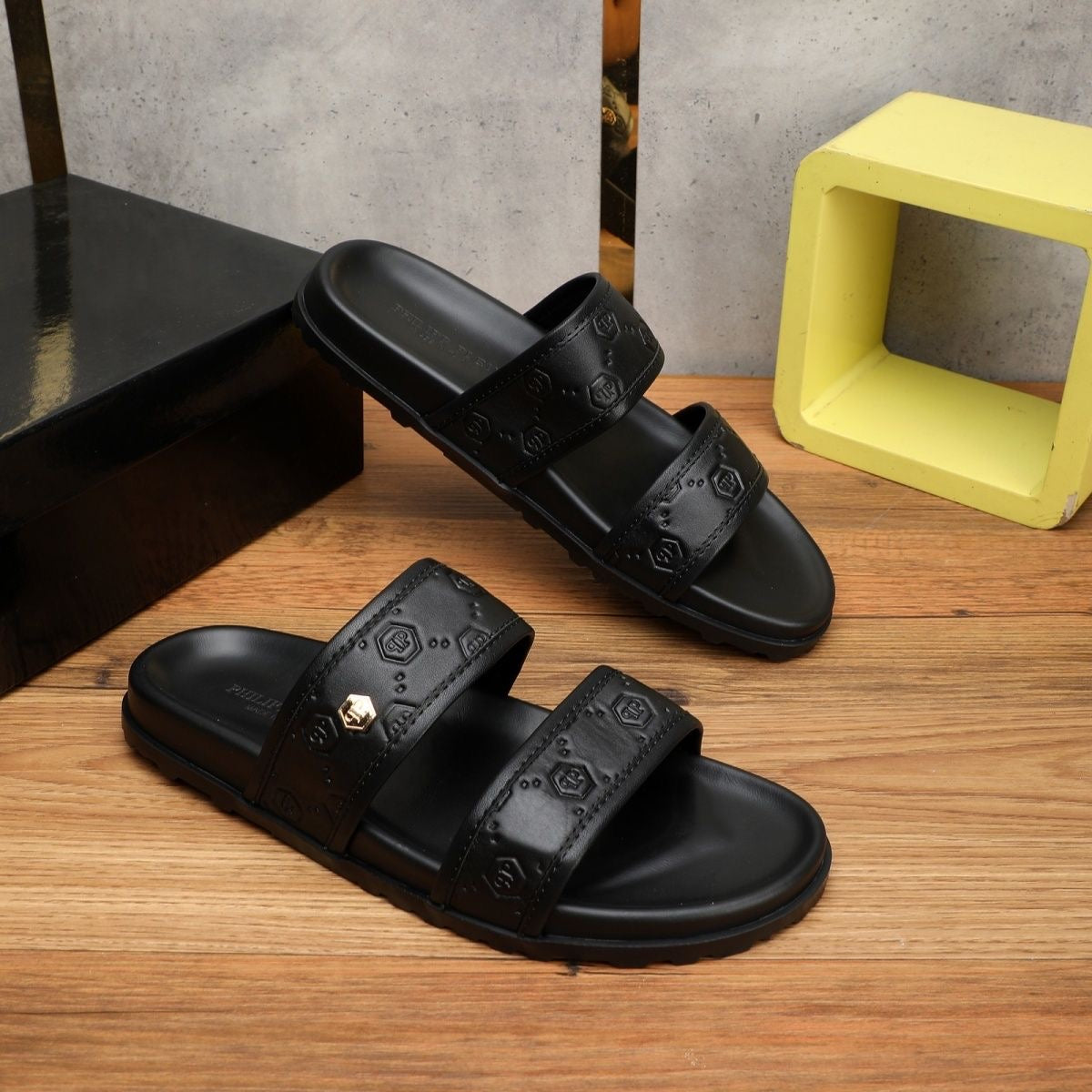 SOLA-PP Leather slippers
