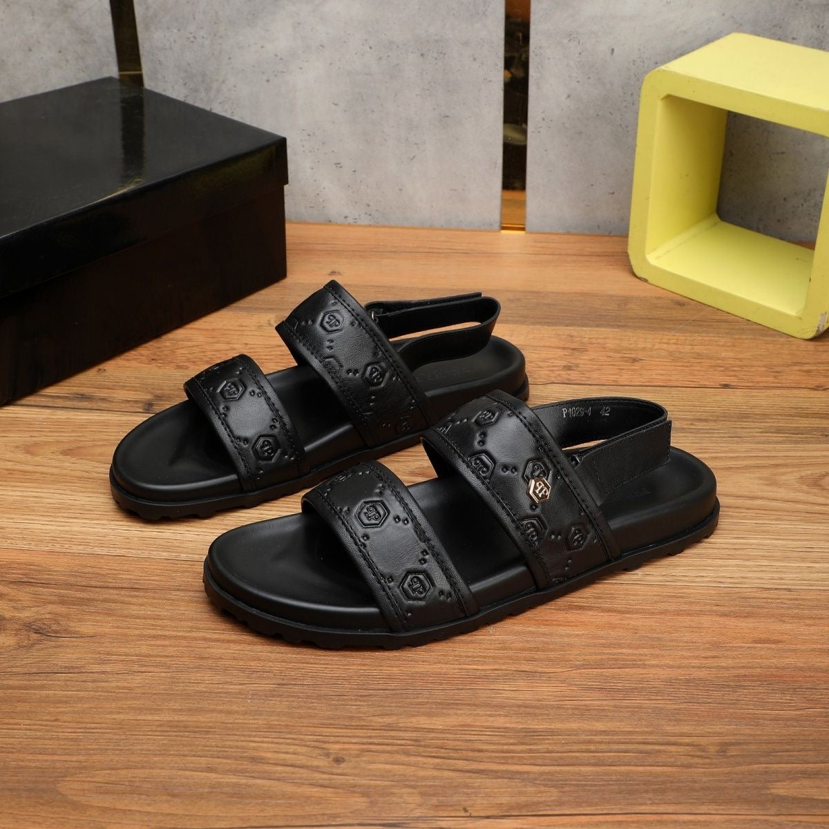 SOLA-PP Leather slippers